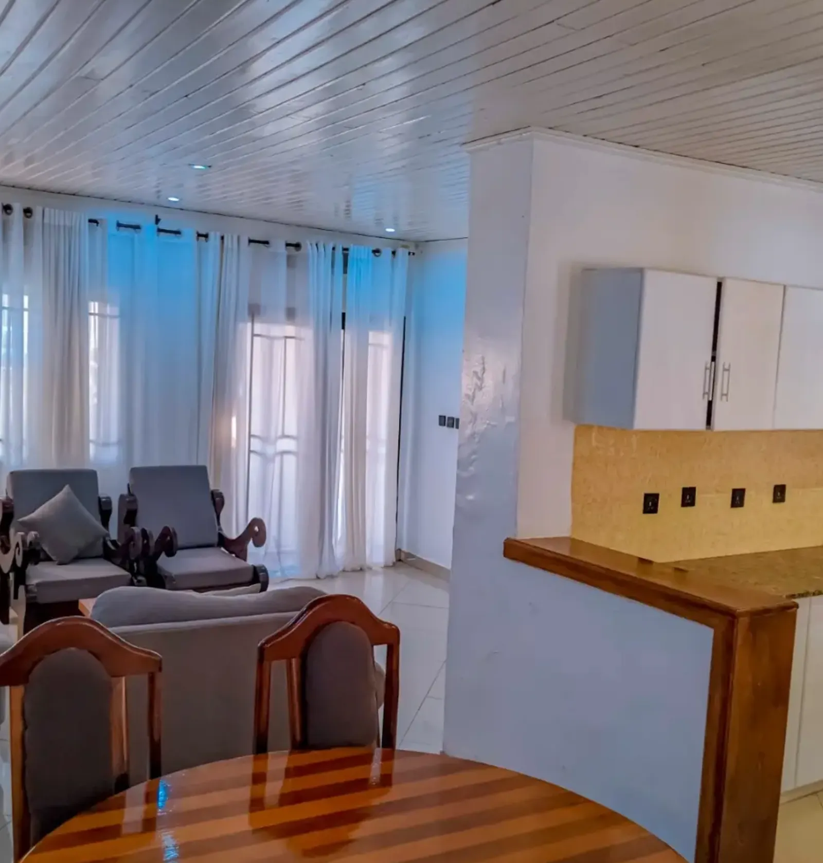 Lakeview Family House · Garden House, Rubona · Three Bedrooms on the Lake Road