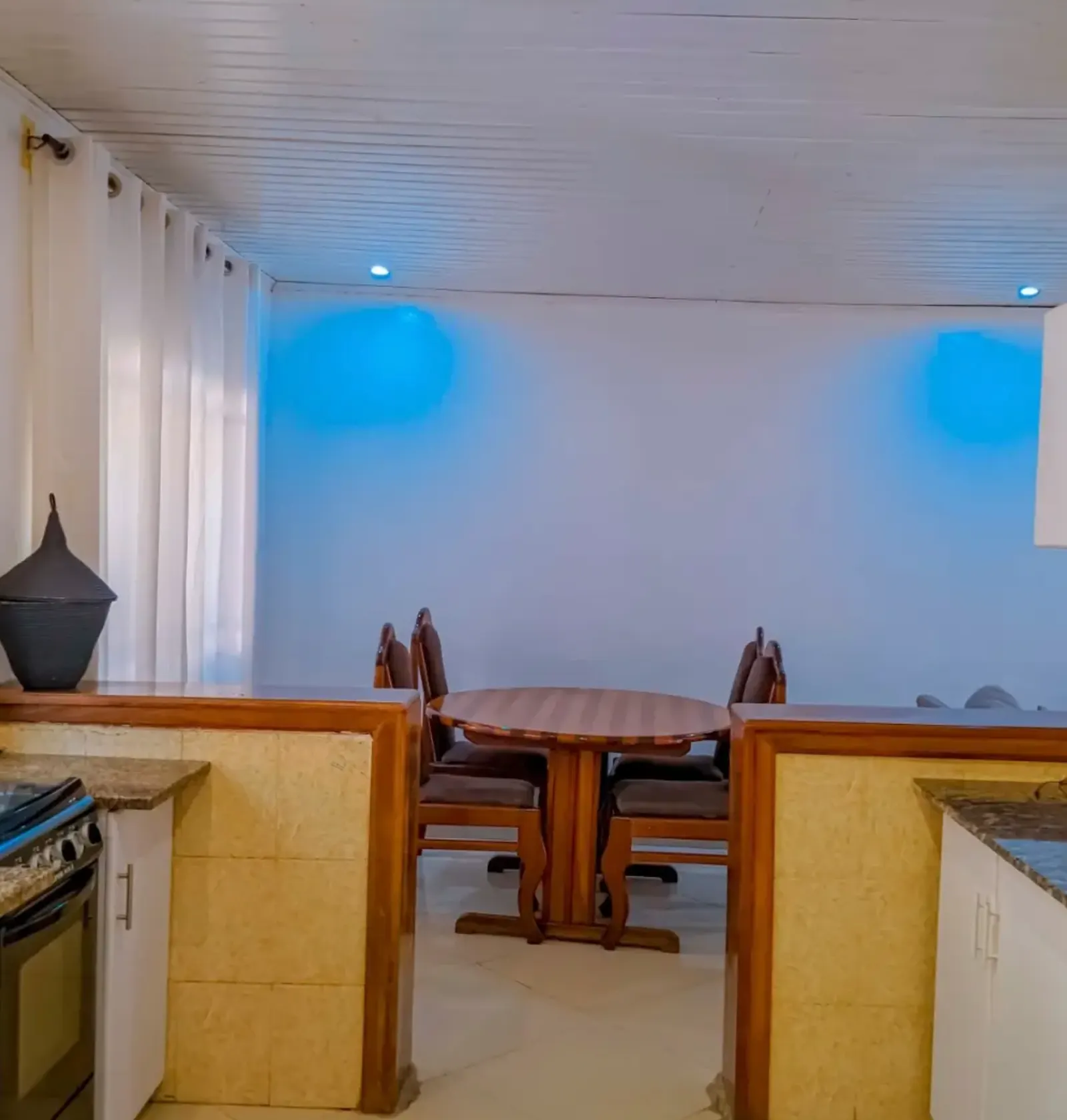 Lakeview Family House · Garden House, Rubona · Three Bedrooms on the Lake Road