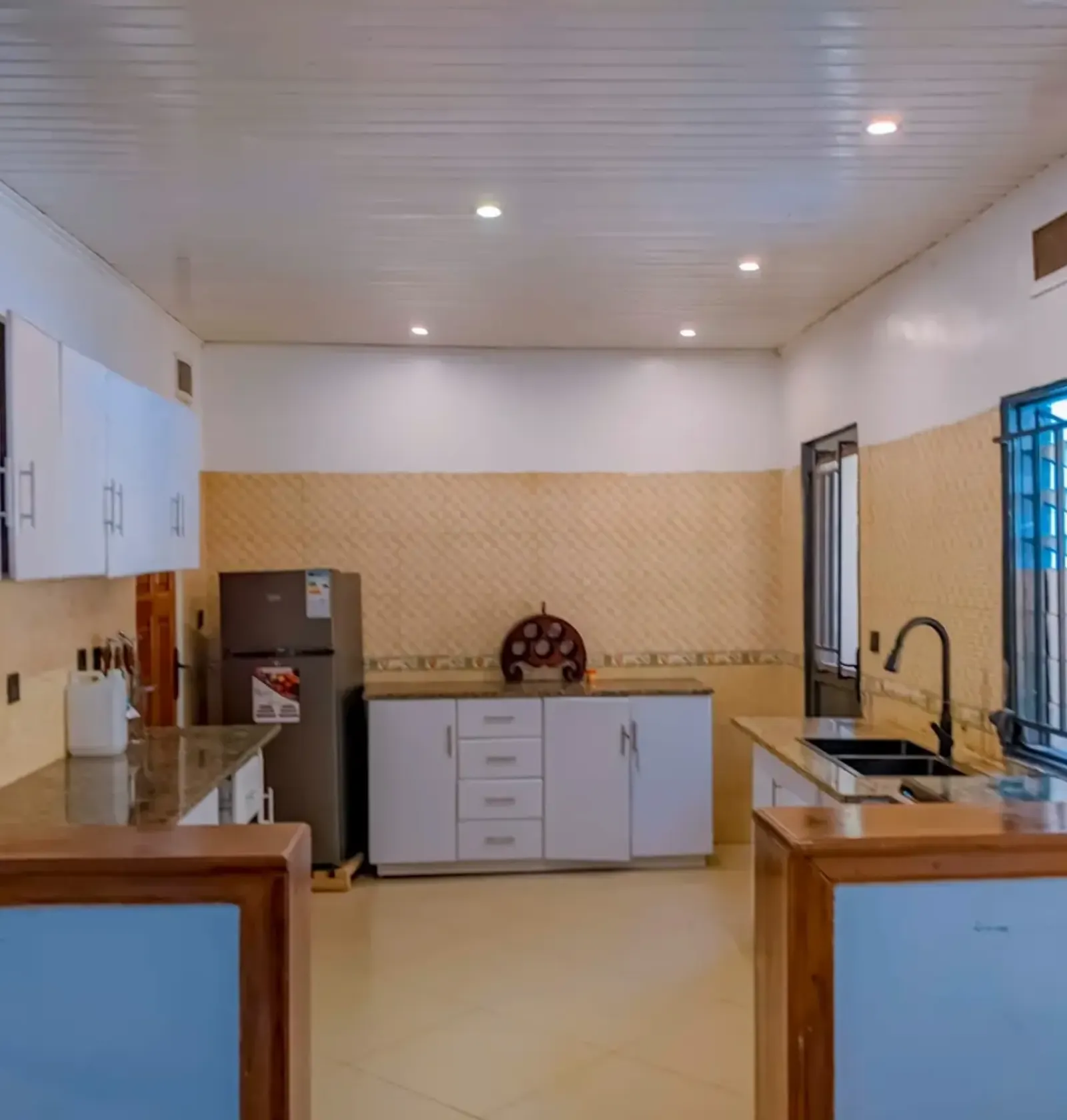 Lakeview Family House · Garden House, Rubona · Three Bedrooms on the Lake Road